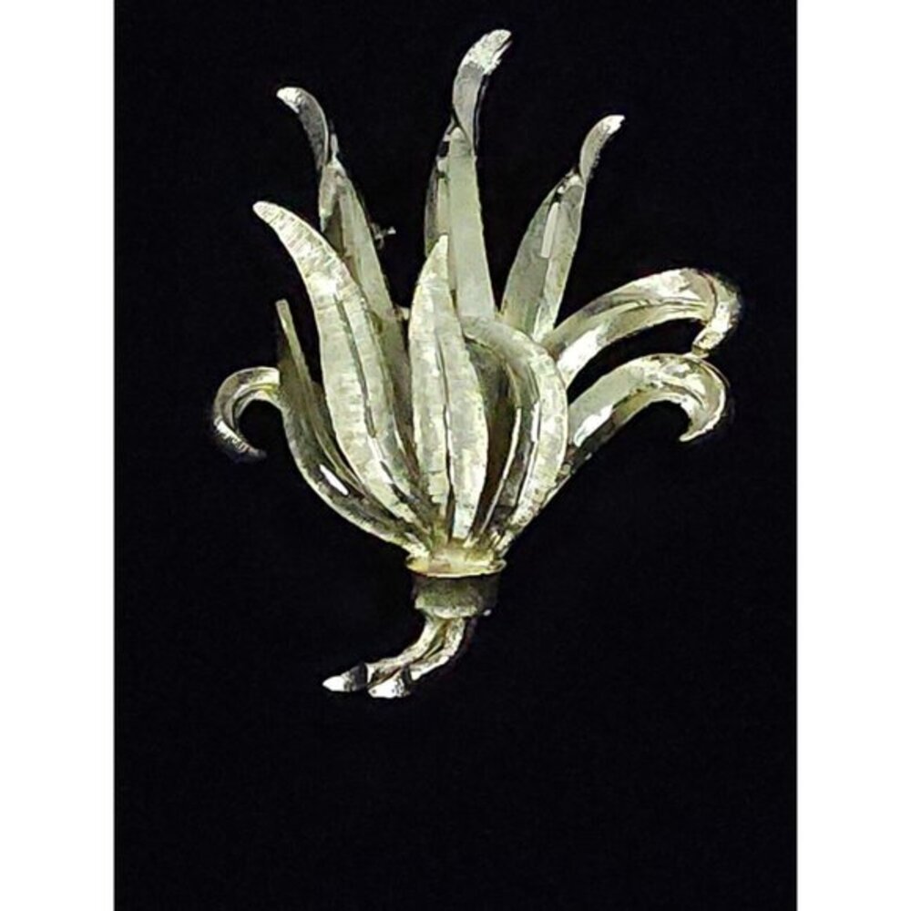Vintage Gold Tone Womens Brooch Pin Size 3‎ in